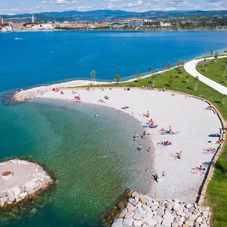 Bright Apartment Capodistria Esterno foto